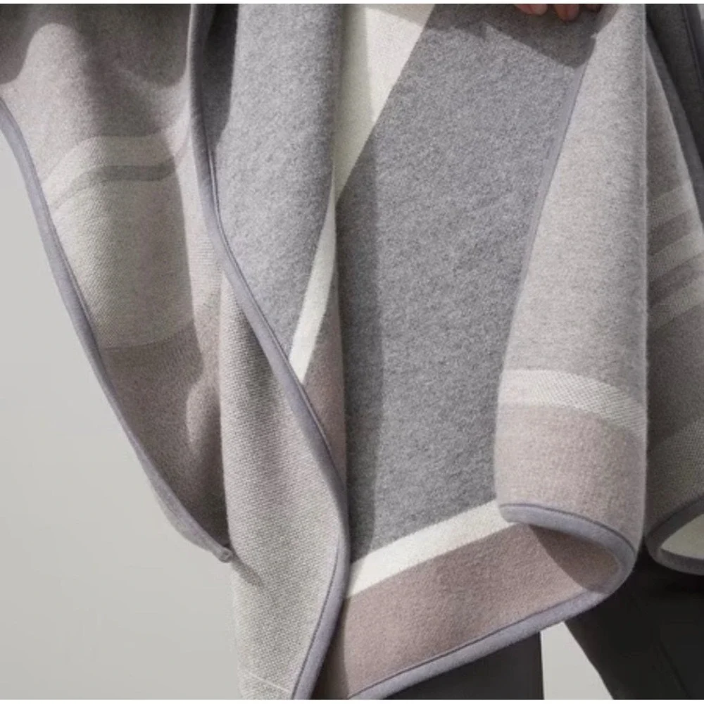 Chicos NWT Colorblock Stripe Ruana Moon Shade Gray L/XL Wrap Poncho Retail 149